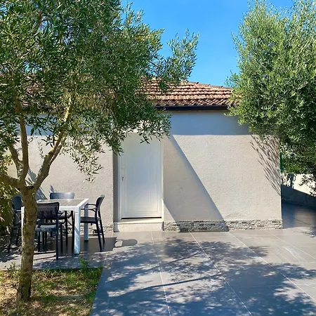 Garden House * Hamallaj